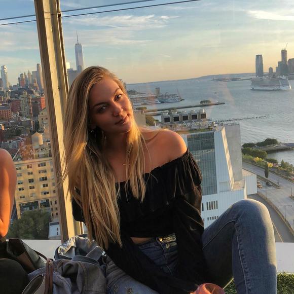 Meet your Posher, Julia - Picture 1 of 1